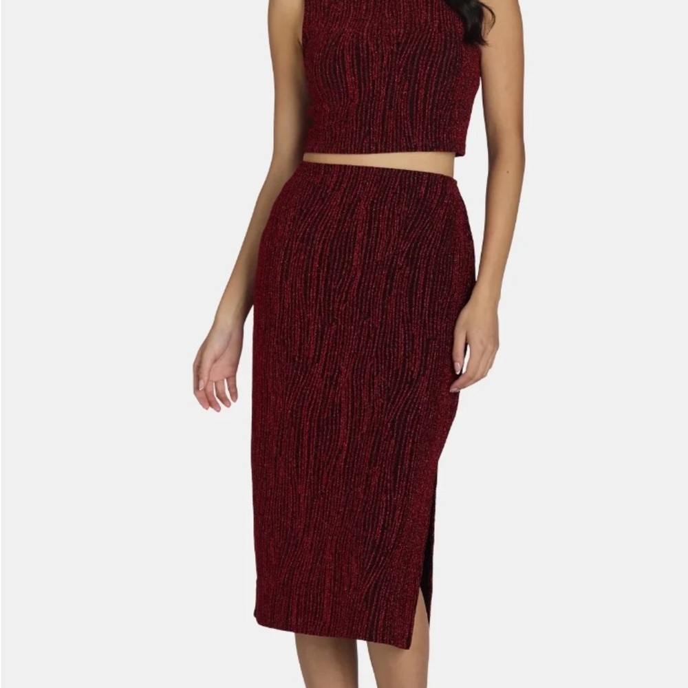 Elegant Burgundy Pencil Skirt